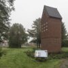 Maatwerk faunatoren | 2 Afbeelding van een maatwerk faunatoren van Vivara Pro, geplaatst in Sambeek met voorzieningen voor de vleermuis, huismus en gierzwaluw.