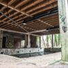 Transformatie van gebouwen tot vleermuishabitat | 4 Afbeelding van een voorbeeldproject van een verlaten gebouw in Mechelen welke is omgebouwd tot een habitat voor vleermuizen.