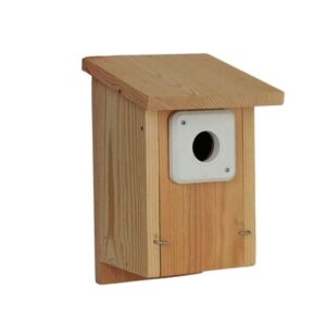 Afbeelding van de NK LA 13 nestkast voor spreeuw. Een nestkast gemaakt uit houtbeton door Vivara Pro, geproduceerd in Europese fabrieken.