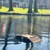 BE DG 04 broedeiland trapezium S | 2 Afbeelding van de urban vogelvlot trapezium in het water